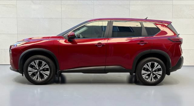 Used 2023 Nissan Rogue SV FWD image 3