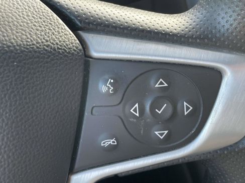 Used 2023 GMC Acadia SLE w/ Driver Convenience Package image 13