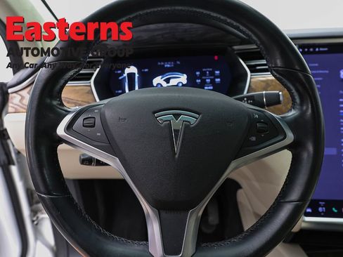 Used 2018 Tesla Model X 75D AWD/4WD image 10
