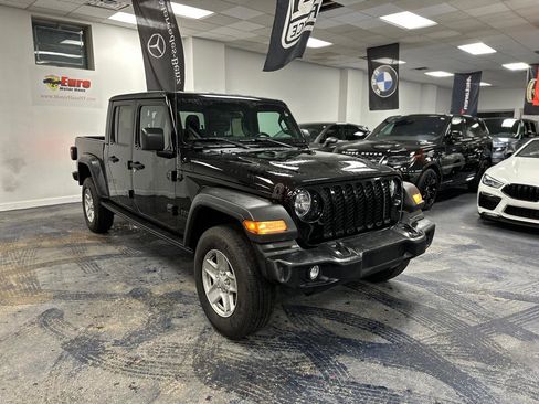 Used 2020 Jeep Gladiator Sport w/ Quick Order Package 24S AWD/4WD image 5