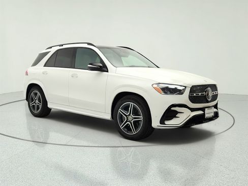 Certified 2025 Mercedes-Benz GLE 580 4MATIC image 3