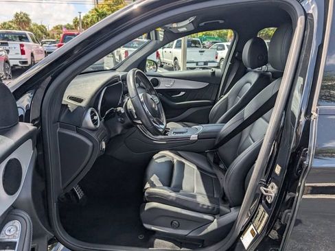 Used 2022 Mercedes-Benz GLC 300 image 10