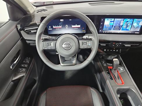 New 2026 Nissan Kicks SR AWD/4WD image 13