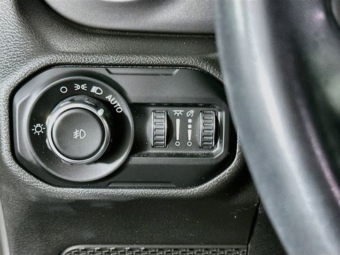 Used 2021 Jeep Wrangler Sport AWD/4WD image 16
