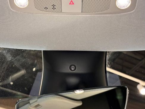 Used 2023 Tesla Model Y Long Range image 36