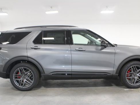 New 2026 Ford Explorer ST-Line w/ ST-Line Street Pack RWD image 10