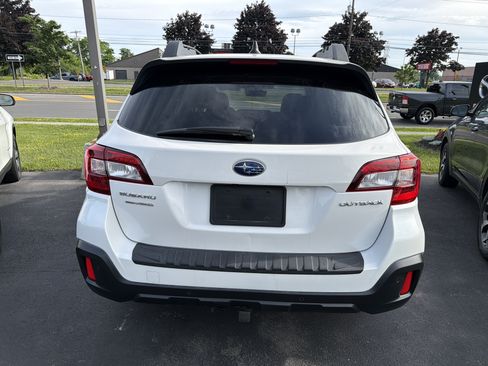Used 2018 Subaru Outback 2.5i Limited AWD/4WD image 6