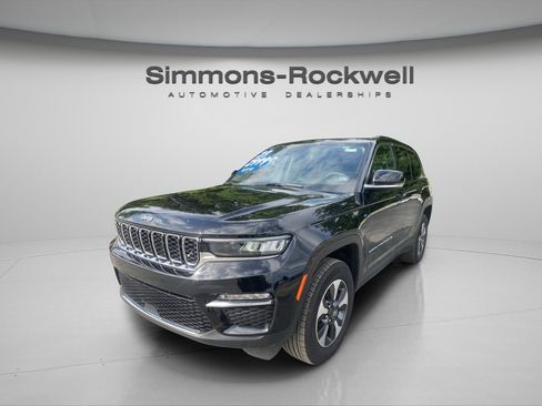 Used 2023 Jeep Grand Cherokee BASE image 1