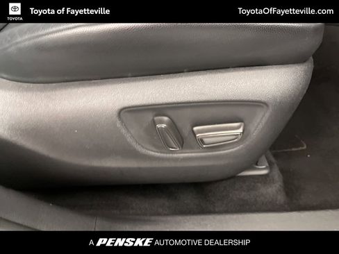 Used 2021 Toyota Highlander XLE image 8