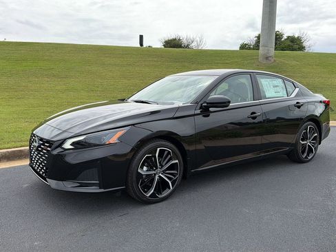 New 2026 Nissan Altima 2.5 SR w/ SR Premium Package FWD image 1
