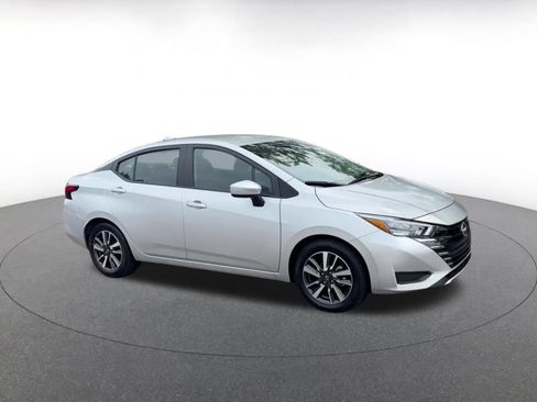 Used 2025 Nissan Versa SV FWD image 2