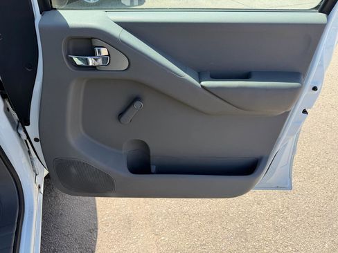 Used 2013 Nissan Frontier S RWD image 17