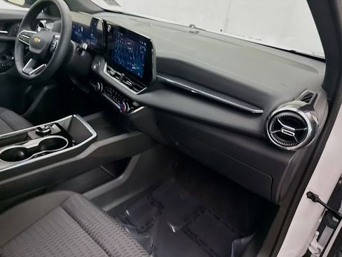 Used 2026 Chevrolet Equinox LT w/ LPO, Floor Liner Package FWD image 31