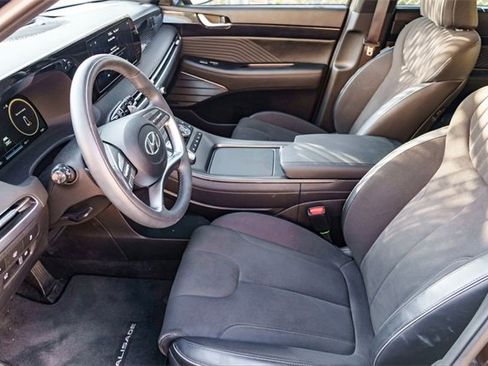 Used 2025 Hyundai Palisade Calligraphy image 9