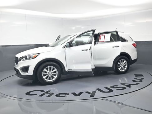 Used 2016 Kia Sorento LX AWD/4WD image 21