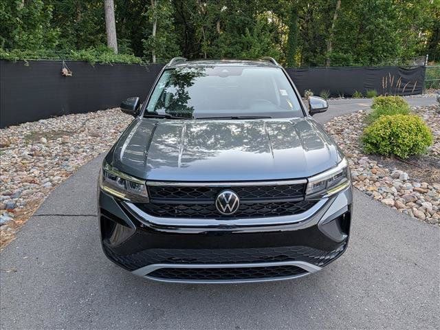 Certified 2023 Volkswagen Taos SE w/ Panoramic Sunroof Package FWD image 7