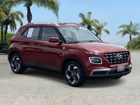 Used 2023 Hyundai Venue Limited FWD image 6