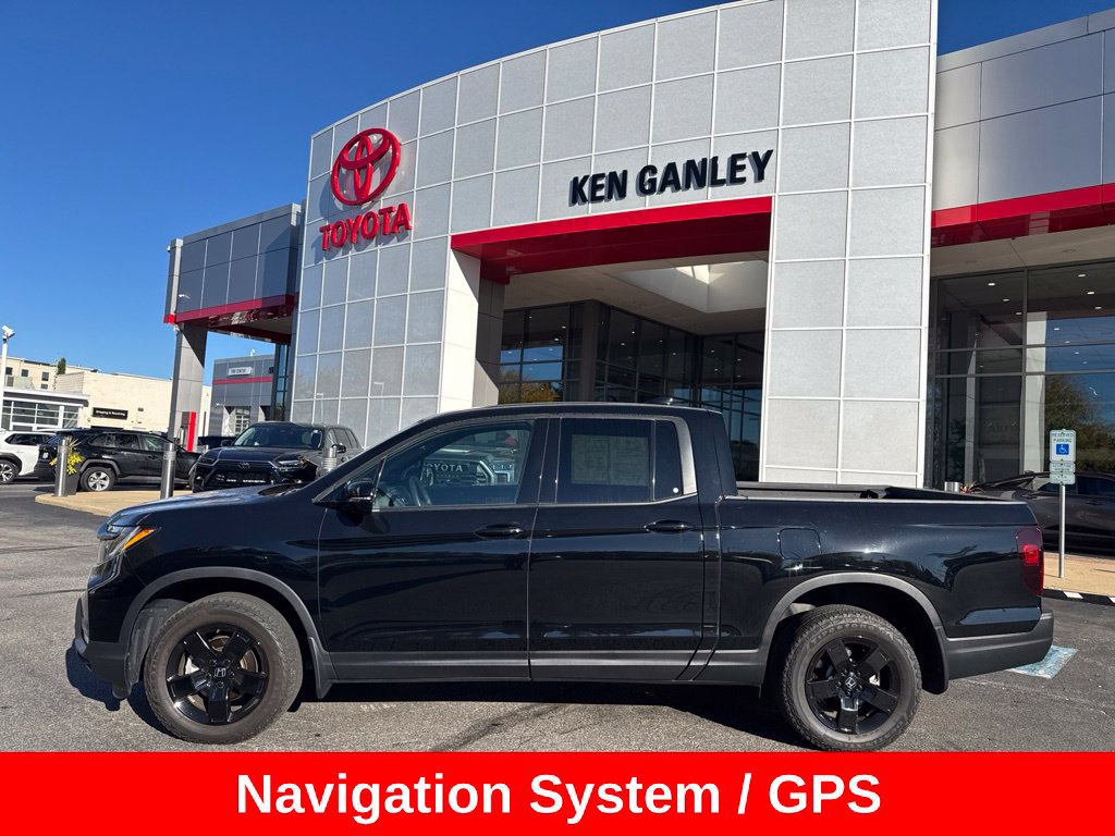 Used 2025 Honda Ridgeline Black Edition image 3