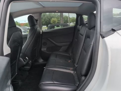 Used 2022 Tesla Model Y Long Range AWD/4WD image 20