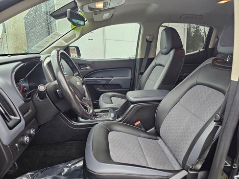 Used 2017 Chevrolet Colorado Z71 image 19