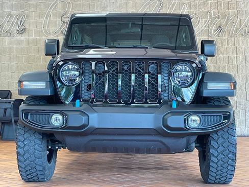 Used 2023 Jeep Wrangler Unlimited w/ Cold Weather Group AWD/4WD image 3