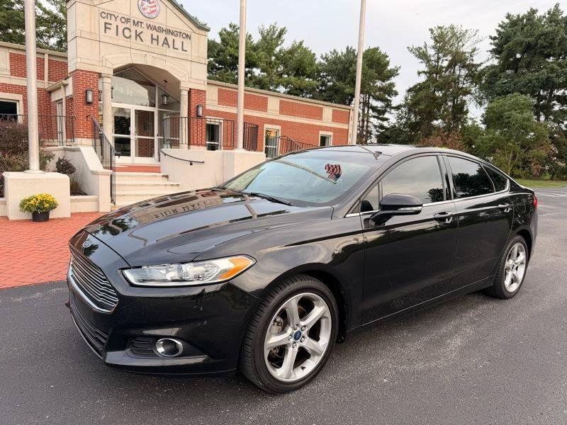 Used 2013 Ford Fusion SE FWD image 1