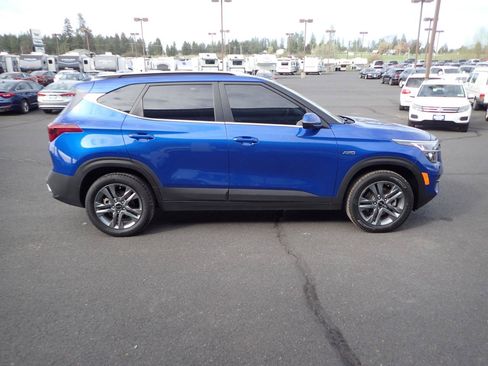 Used 2021 Kia Seltos S AWD/4WD image 6
