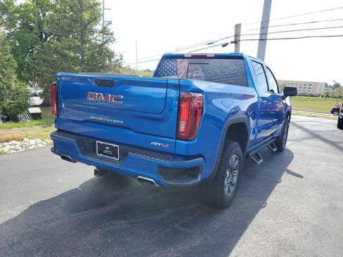 Used 2024 GMC Sierra 1500 AT4 w/ AT4 Preferred Package AWD/4WD image 3
