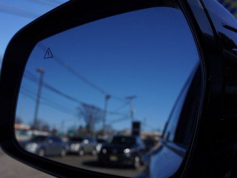 Used 2022 Kia Sorento S w/ Panoramic Sunroof Package image 39