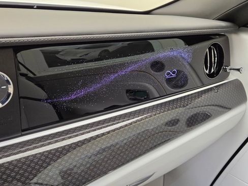 New 2025 Rolls-Royce Spectre Black Badge w/ Leather Finishing Pack image 38