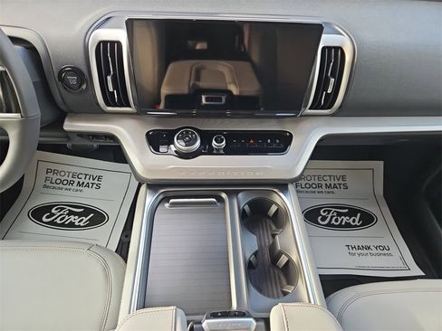 New 2025 Ford Expedition Max Active image 11