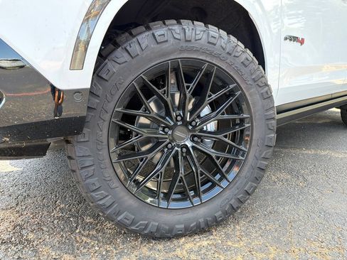 Used 2026 GMC Yukon AT4 Ultimate AWD/4WD image 3
