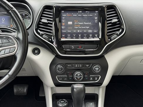 Used 2020 Jeep Cherokee Limited AWD/4WD image 14
