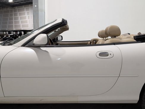 Used 2003 Jaguar XK8 Convertible image 30