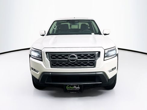 Used 2024 Nissan Frontier SL w/ Technology Package image 2