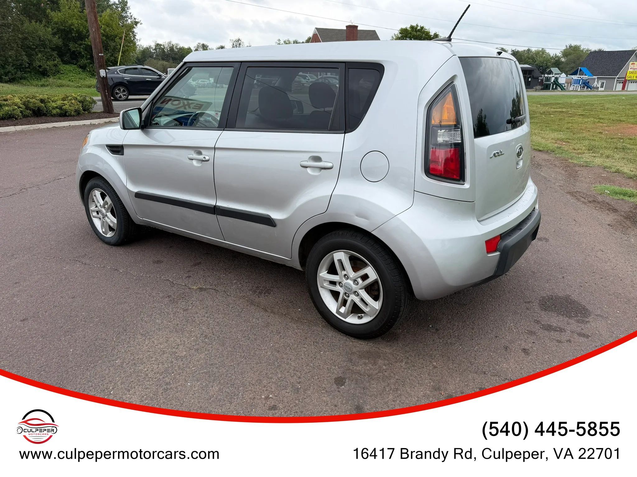 Used 2011 Kia Soul + FWD image 3