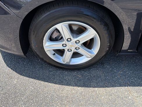 Used 2022 Chevrolet Malibu LS FWD image 34