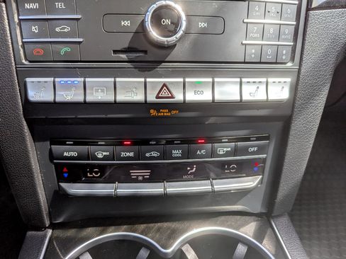 Used 2016 Mercedes-Benz E 400 4MATIC Coupe image 28