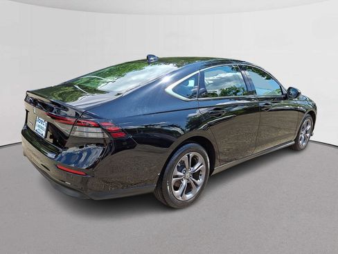 Certified 2023 Honda Accord EX image 11