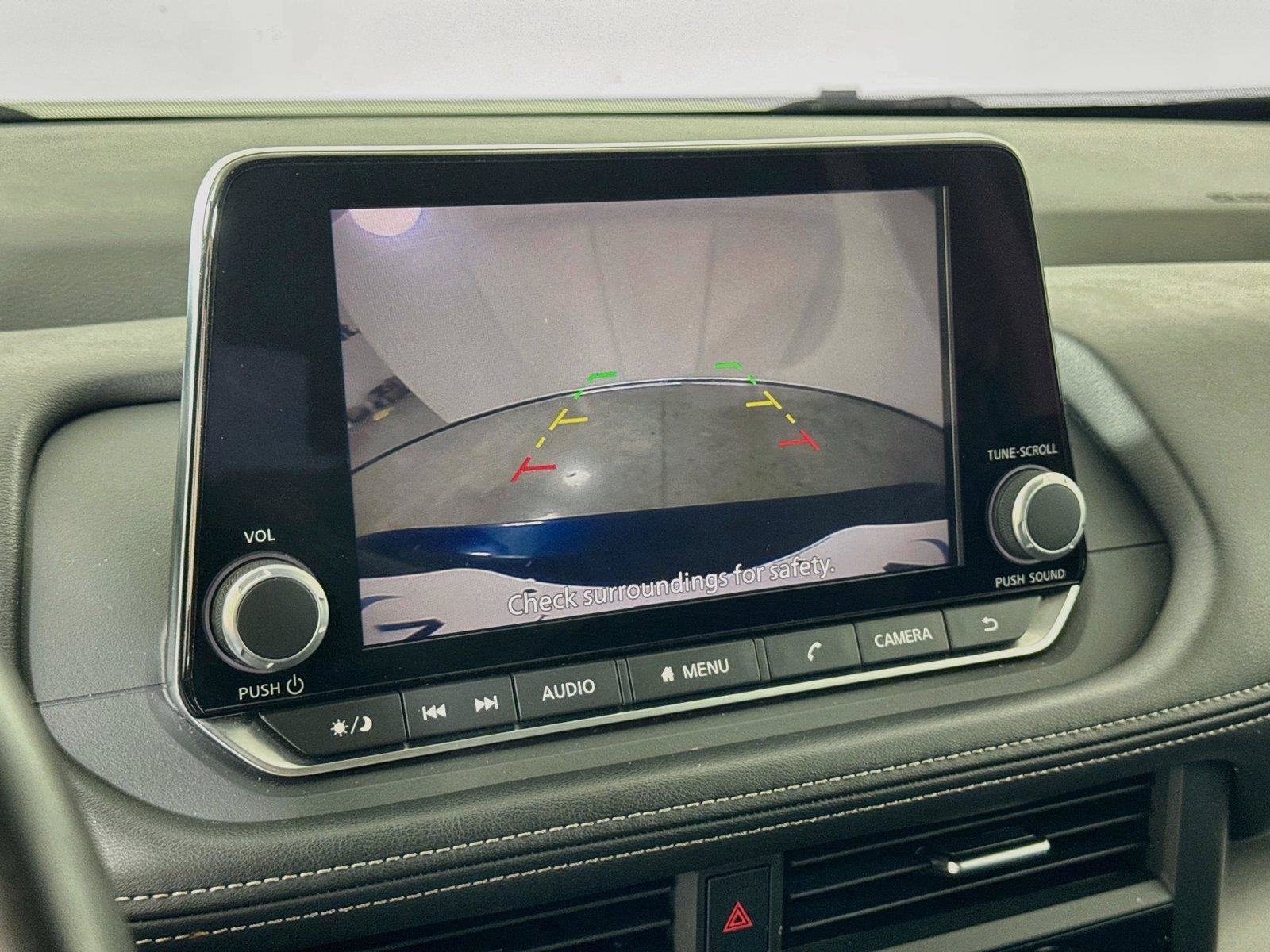 Used 2025 Nissan Rogue SV FWD image 13