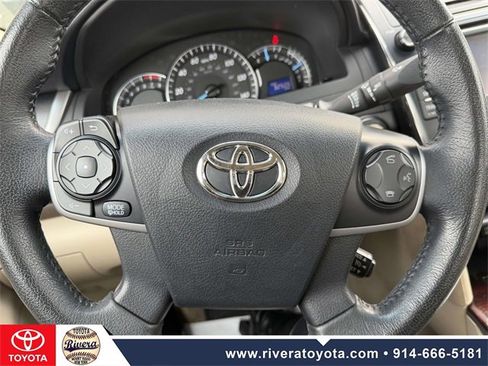 Used 2012 Toyota Camry XLE image 19