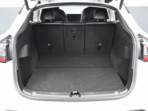 Used 2022 Tesla Model Y Performance image 14