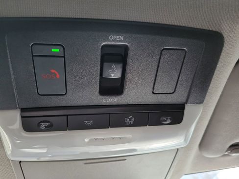 Used 2023 Nissan Sentra SR w/ SR Premium Package image 34