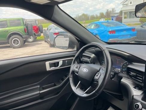 Used 2020 Ford Explorer XLT w/ Comfort Package AWD/4WD image 63