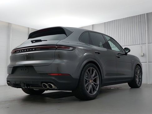 New 2026 Porsche Cayenne S image 7