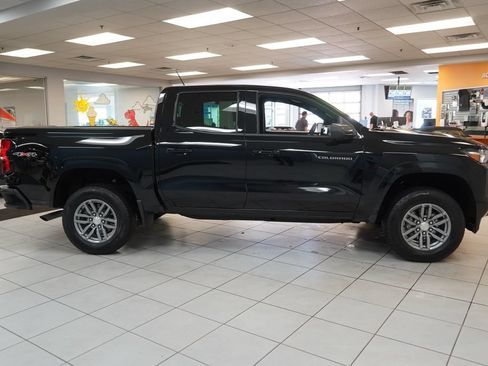 Used 2024 Chevrolet Colorado LT w/ LT Convenience Package II AWD/4WD image 13