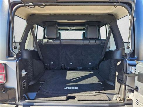 Used 2014 Jeep Wrangler Freedom Edition image 7