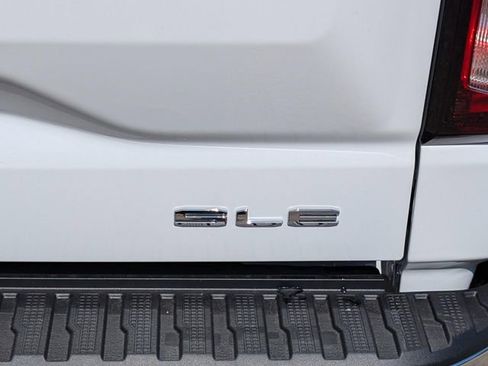 New 2026 GMC Sierra 1500 SLE image 6