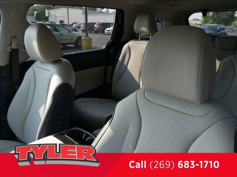 New 2026 Kia Carnival SX Prestige FWD image 36