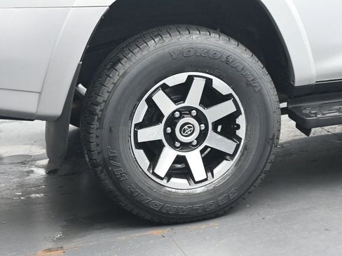 Used 2024 Toyota 4Runner TRD Off-Road AWD/4WD image 10